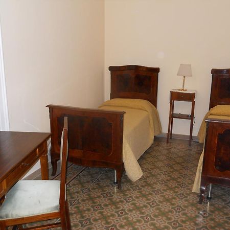 Borgo Due Mari Bed and Breakfast Taranto Exteriör bild